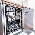 Wohnung Mit Modernem Bad, Kueche, Waschmaschine Und Trockner