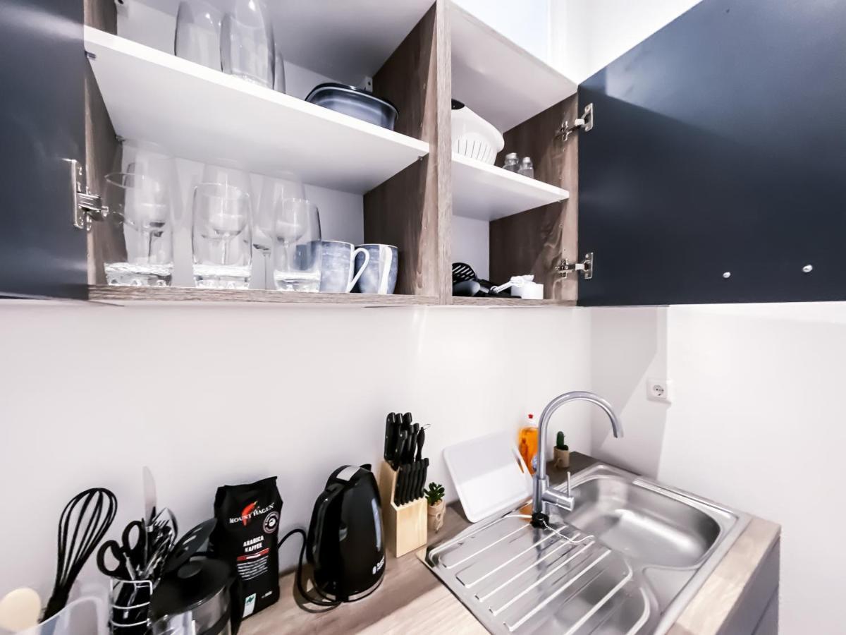 Apartment Mit Modernem Bad, Kueche, Waschmaschine Und Trockner